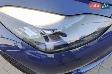 Седан Tesla Model 3 2020 в 