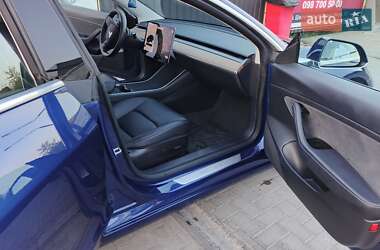 Седан Tesla Model 3 2020 в 