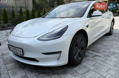 Седан Tesla Model 3 2021 в 