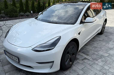 Седан Tesla Model 3 2021 в 