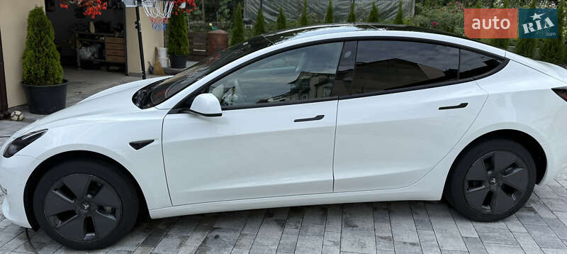 Седан Tesla Model 3 2021 в Львові фото 14 Седан Tesla Model 3 2021 в Львові
