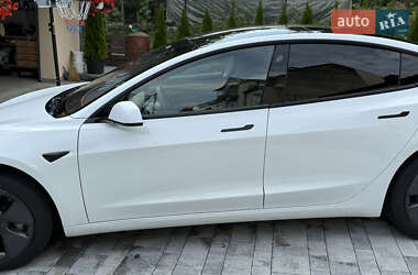 Седан Tesla Model 3 2021 в 