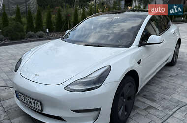Седан Tesla Model 3 2021 в 