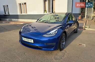 Седан Tesla Model 3 2020 в Києві