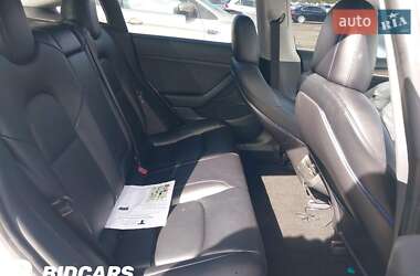 Седан Tesla Model 3 2021 в 