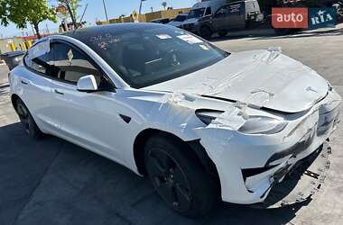 Седан Tesla Model 3 2021 в 