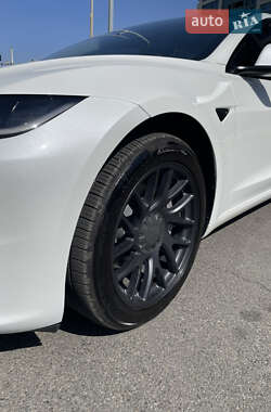 Седан Tesla Model 3 2024 в 