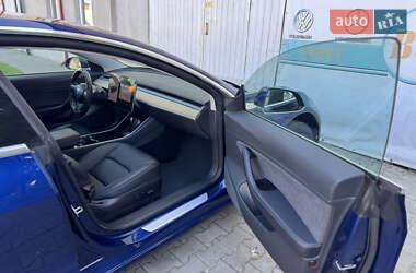 Седан Tesla Model 3 2018 в 