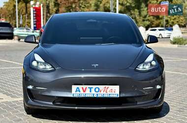 Седан Tesla Model 3 2022 в 
