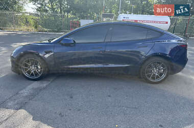 Седан Tesla Model 3 2022 в 