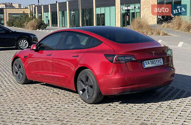 Седан Tesla Model 3 2022 в 