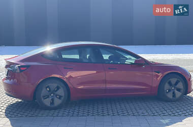 Седан Tesla Model 3 2022 в 