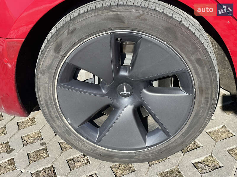 Седан Tesla Model 3 2022 в Львові фото 51 Седан Tesla Model 3 2022 в Львові