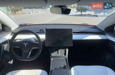 Седан Tesla Model 3 2022 в 