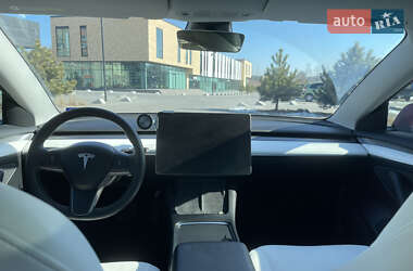 Седан Tesla Model 3 2022 в 