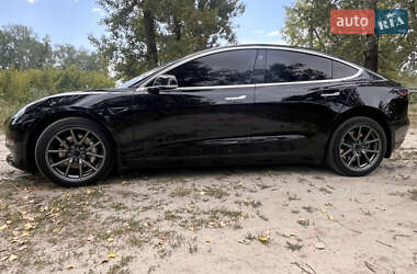 Седан Tesla Model 3 2019 в Кобеляках