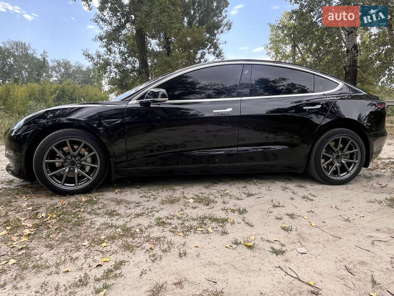Седан Tesla Model 3 2019 в Кобеляках