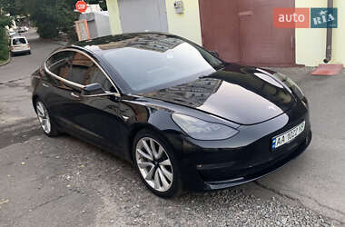 Седан Tesla Model 3 2020 в 