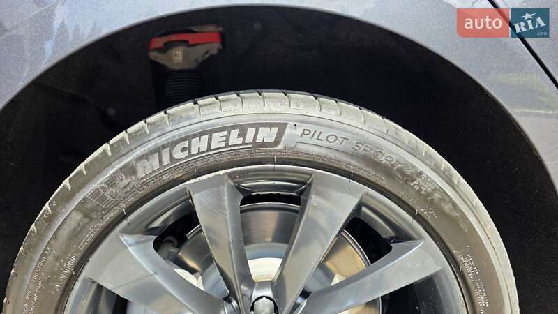 Седан Tesla Model 3 2018 в Львове фото 37 Седан Tesla Model 3 2018 в Львове