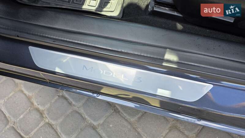 Седан Tesla Model 3 2018 в Львове фото 43 Седан Tesla Model 3 2018 в Львове