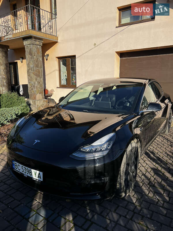 Седан Tesla Model 3 2019 в Николаеве