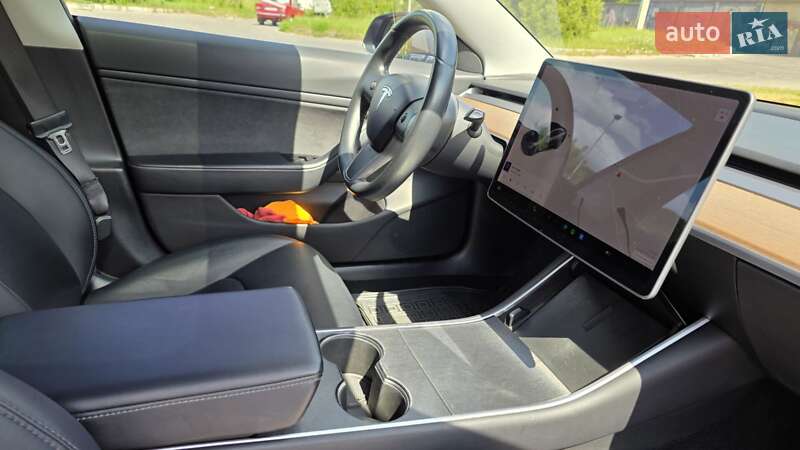 Седан Tesla Model 3 2018 в Львове фото 62 Седан Tesla Model 3 2018 в Львове