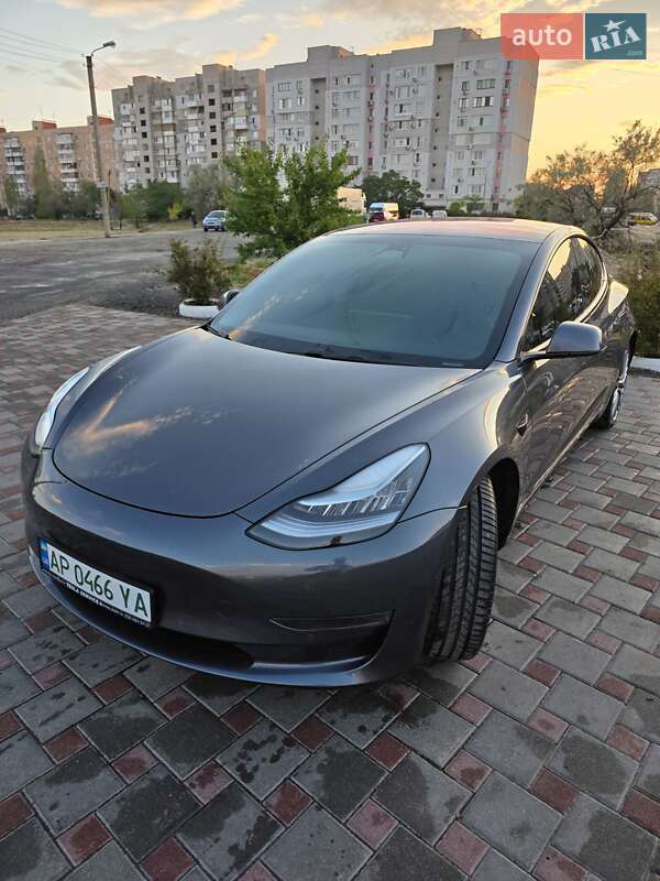 Седан Tesla Model 3 2018 в Запоріжжі