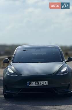Tesla Model 3 2019