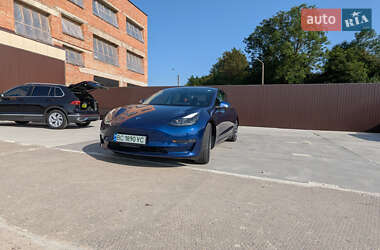 Седан Tesla Model 3 2023 в 