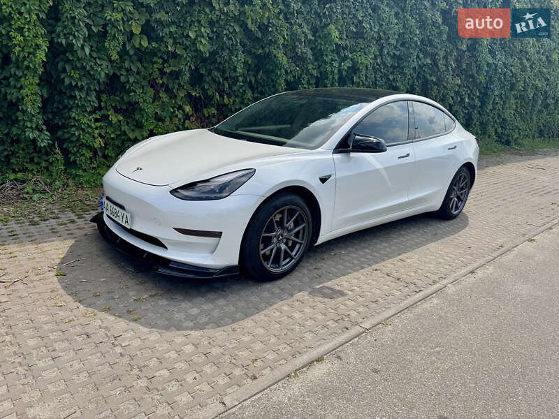 Седан Tesla Model 3 2021 в Києві