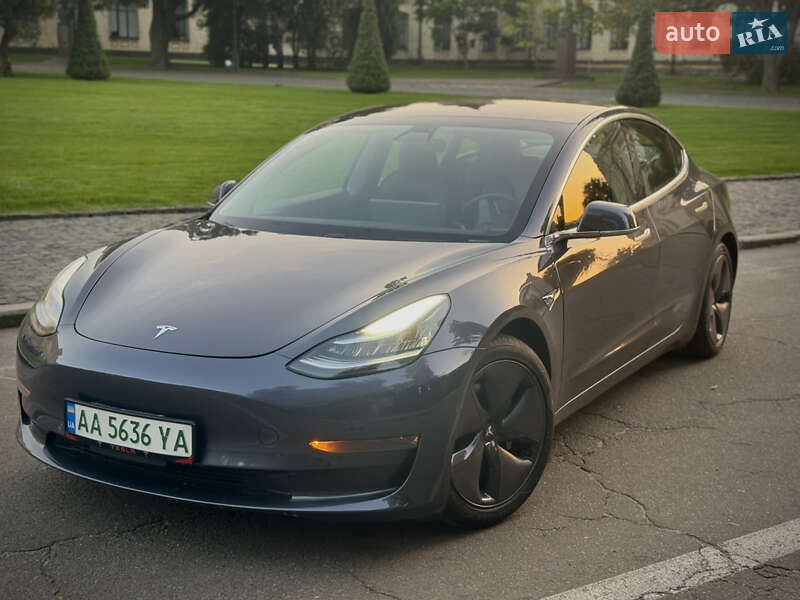 Седан Tesla Model 3 2020 в Киеве