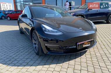 Седан Tesla Model 3 2019 в Львове