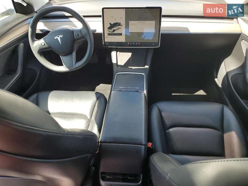 Седан Tesla Model 3 2021 в Києві