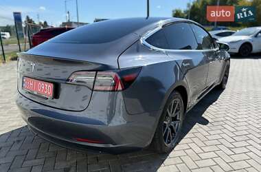 Седан Tesla Model 3 2020 в 