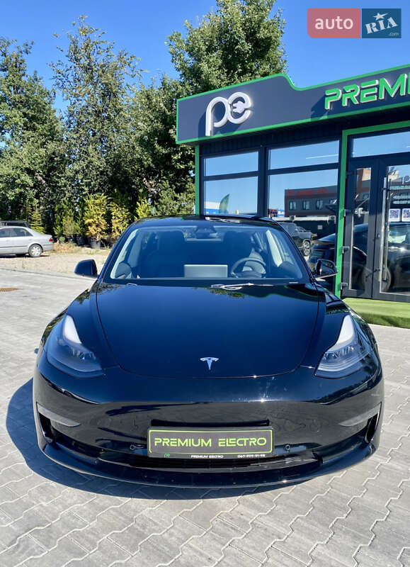 Седан Tesla Model 3 2021 в Києві