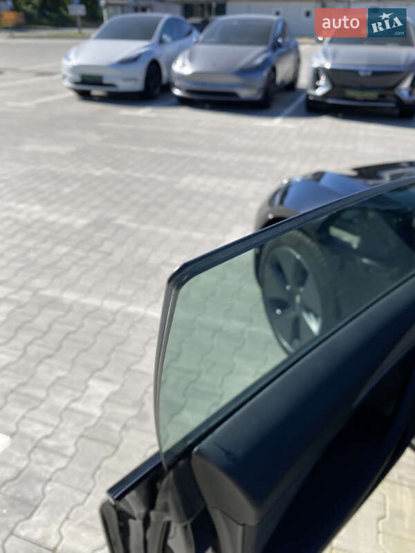 Седан Tesla Model 3 2021 в Києві