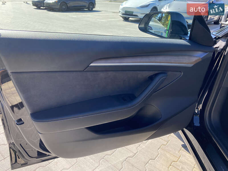 Седан Tesla Model 3 2021 в Києві