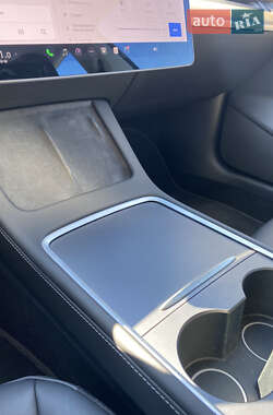 Седан Tesla Model 3 2021 в Києві