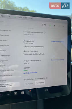 Седан Tesla Model 3 2021 в 