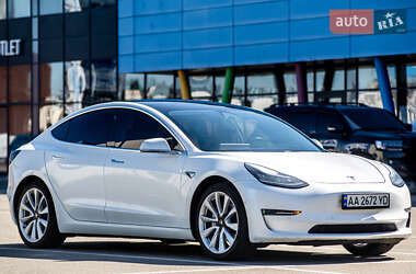 Седан Tesla Model 3 2018 в 