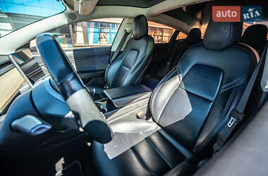 Седан Tesla Model 3 2018 в 
