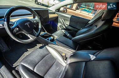 Седан Tesla Model 3 2018 в 