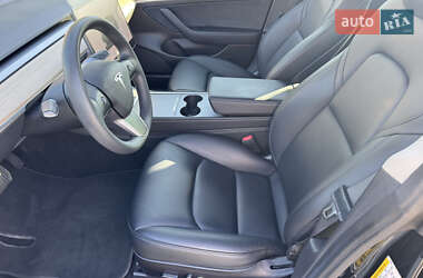 Седан Tesla Model 3 2022 в 