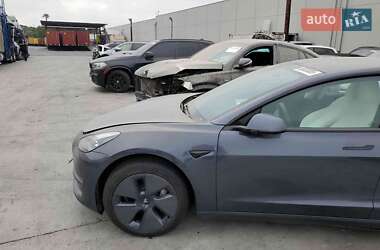 Седан Tesla Model 3 2021 в 