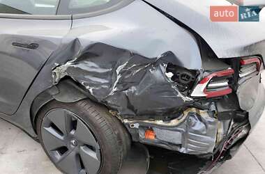 Седан Tesla Model 3 2021 в 