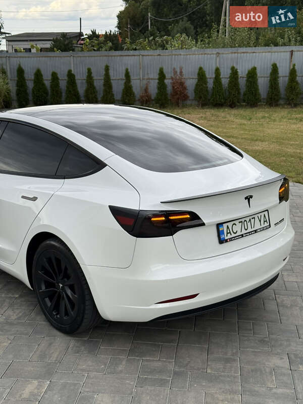 Седан Tesla Model 3 2022 в Луцке