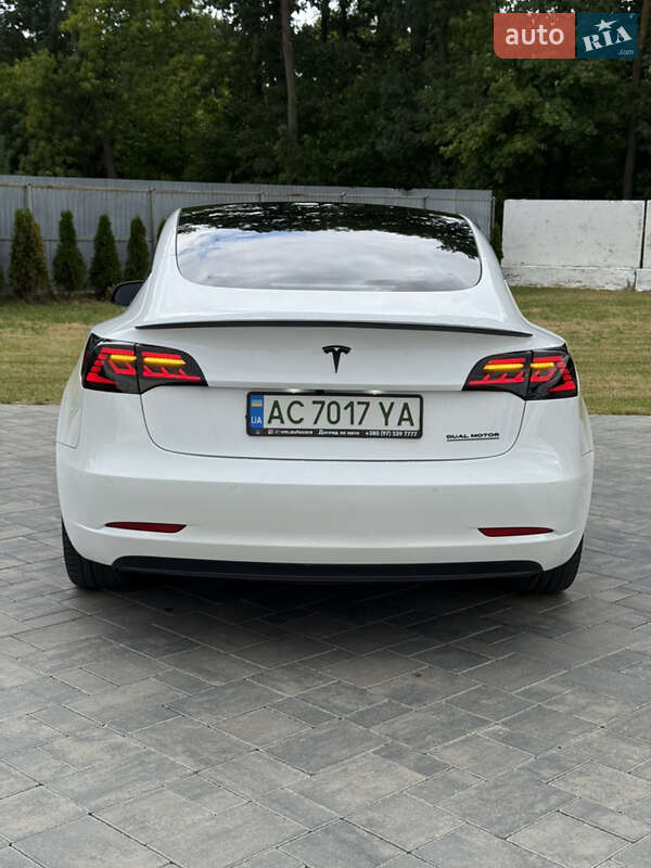 Седан Tesla Model 3 2022 в Луцке