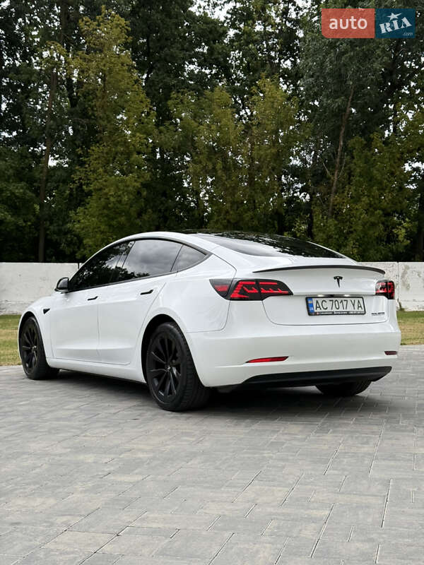 Седан Tesla Model 3 2022 в Луцке