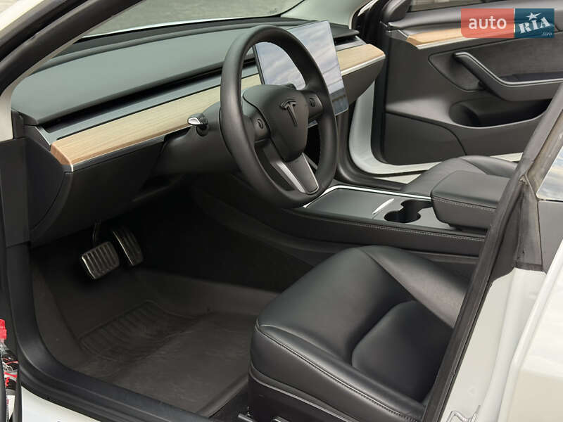Седан Tesla Model 3 2022 в Луцьку