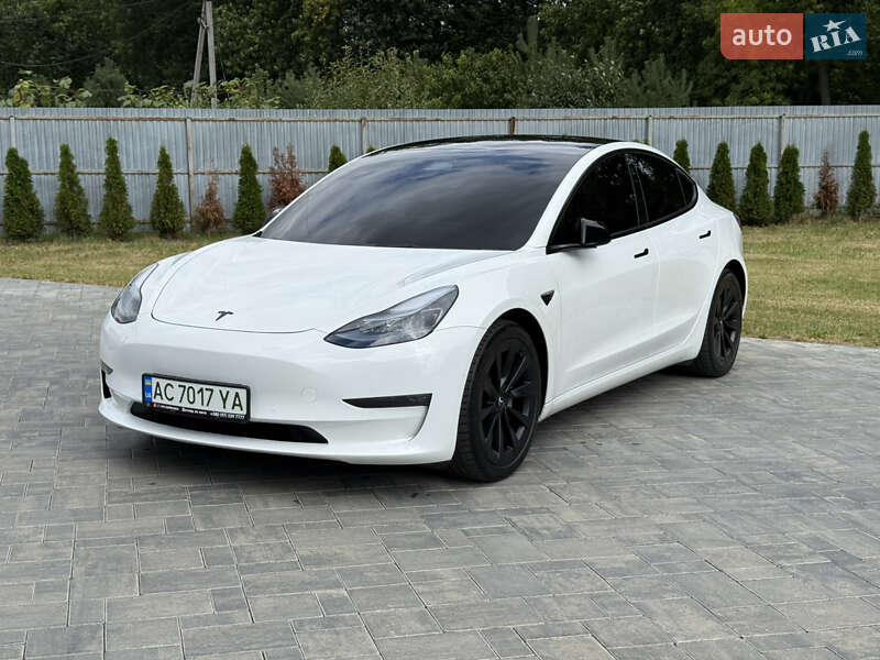 Седан Tesla Model 3 2022 в Луцке